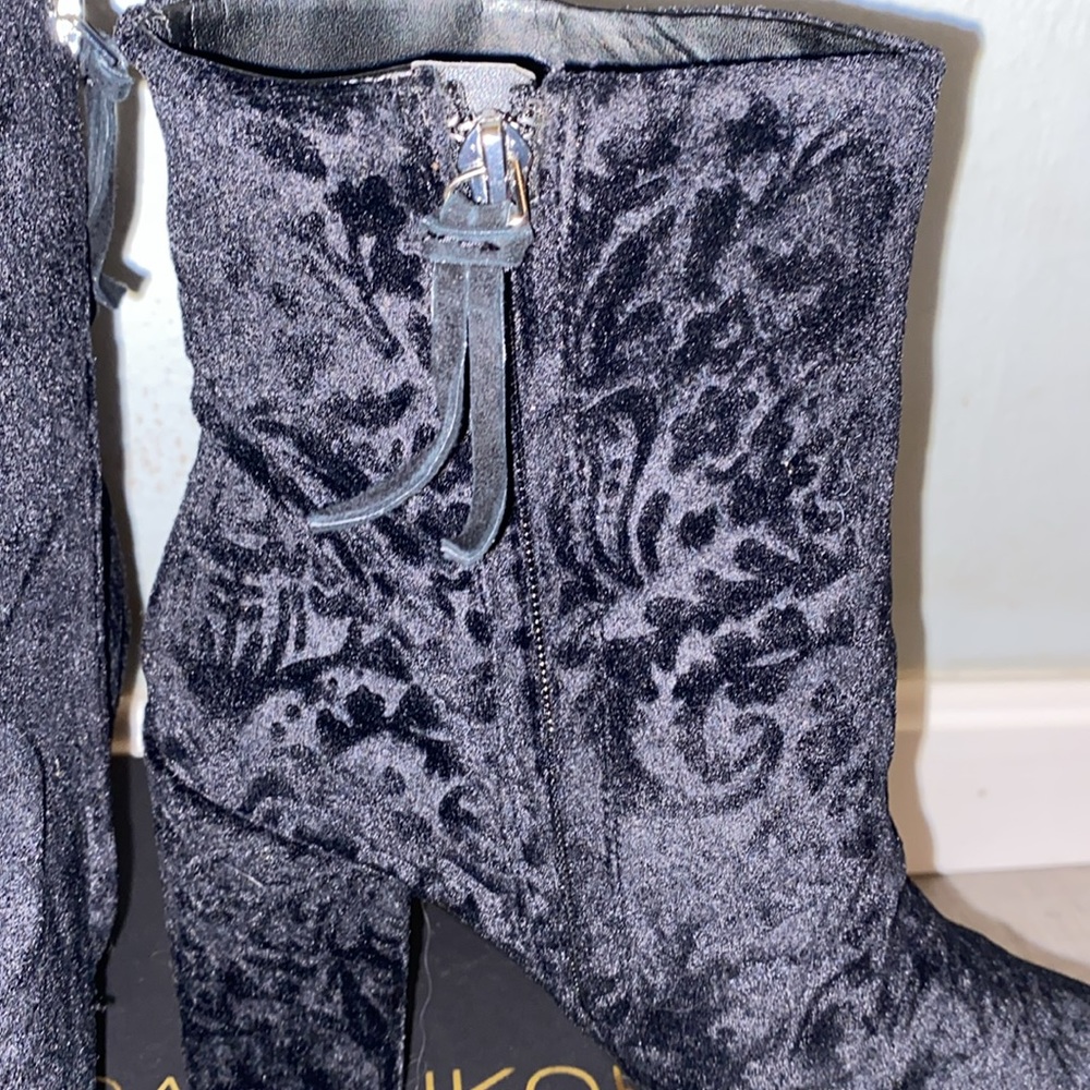 Rebecca Minkoff Bryce Black Floral Block Heel Ankle Bootie Boots New - Picture 12 of 13